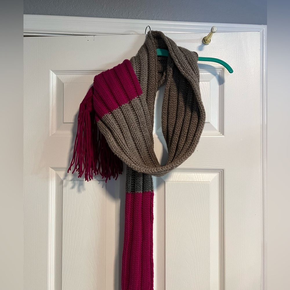 Banana Republic Pink and gray scarf.